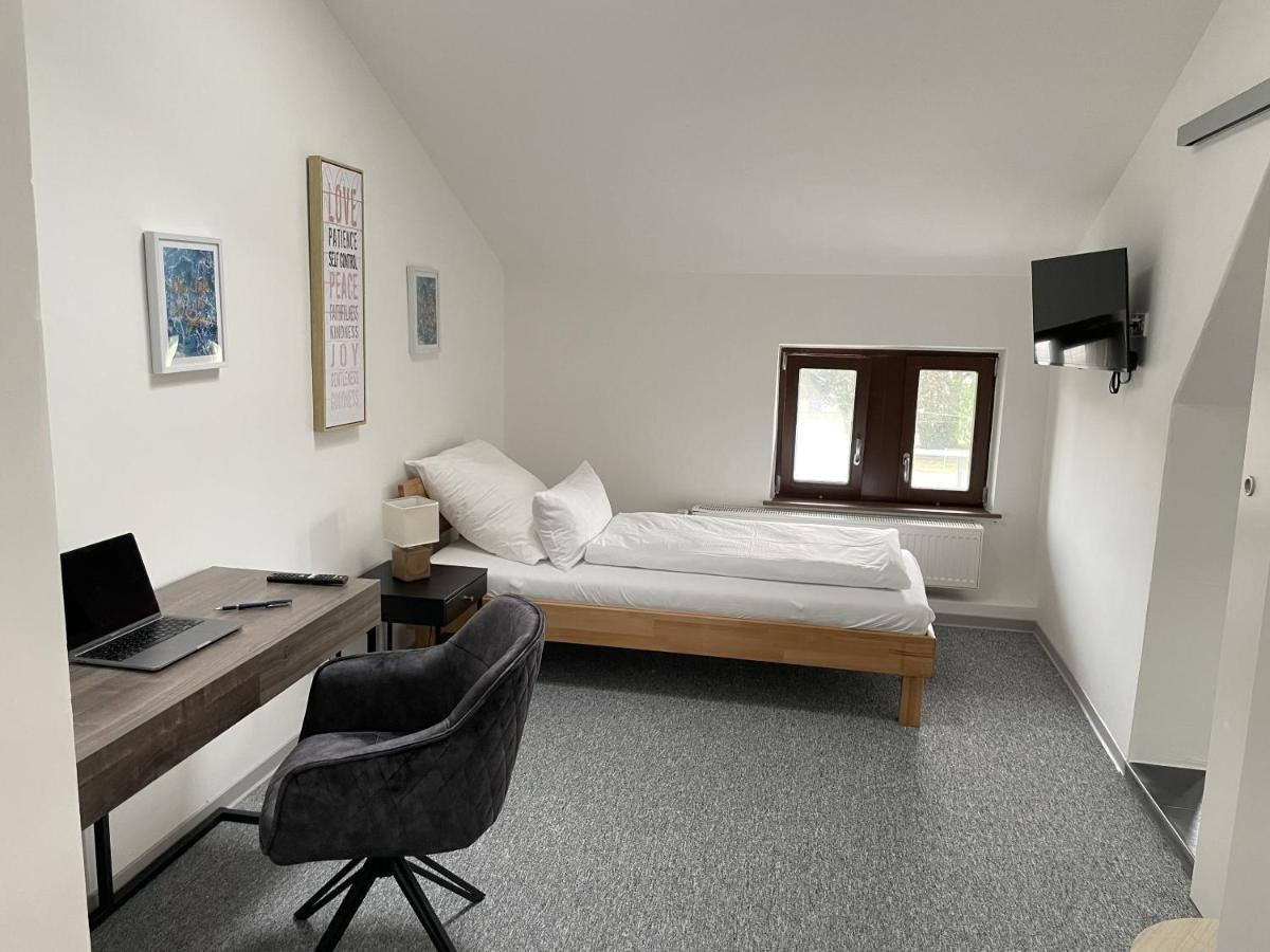Hotel-Am-Bahnhof Stuttgart-Ditzingen Bilik gambar
